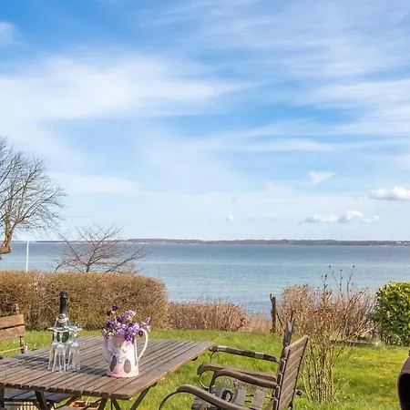Beautiful In With House Sea View Holiday home Hellebaek